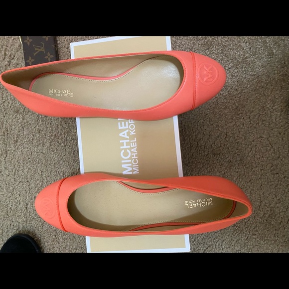 Coral MK flats with box. Never been worn - Picture 1 of 8